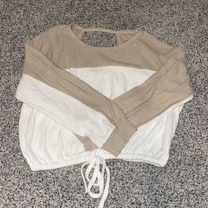 Hollister white/beige sweater